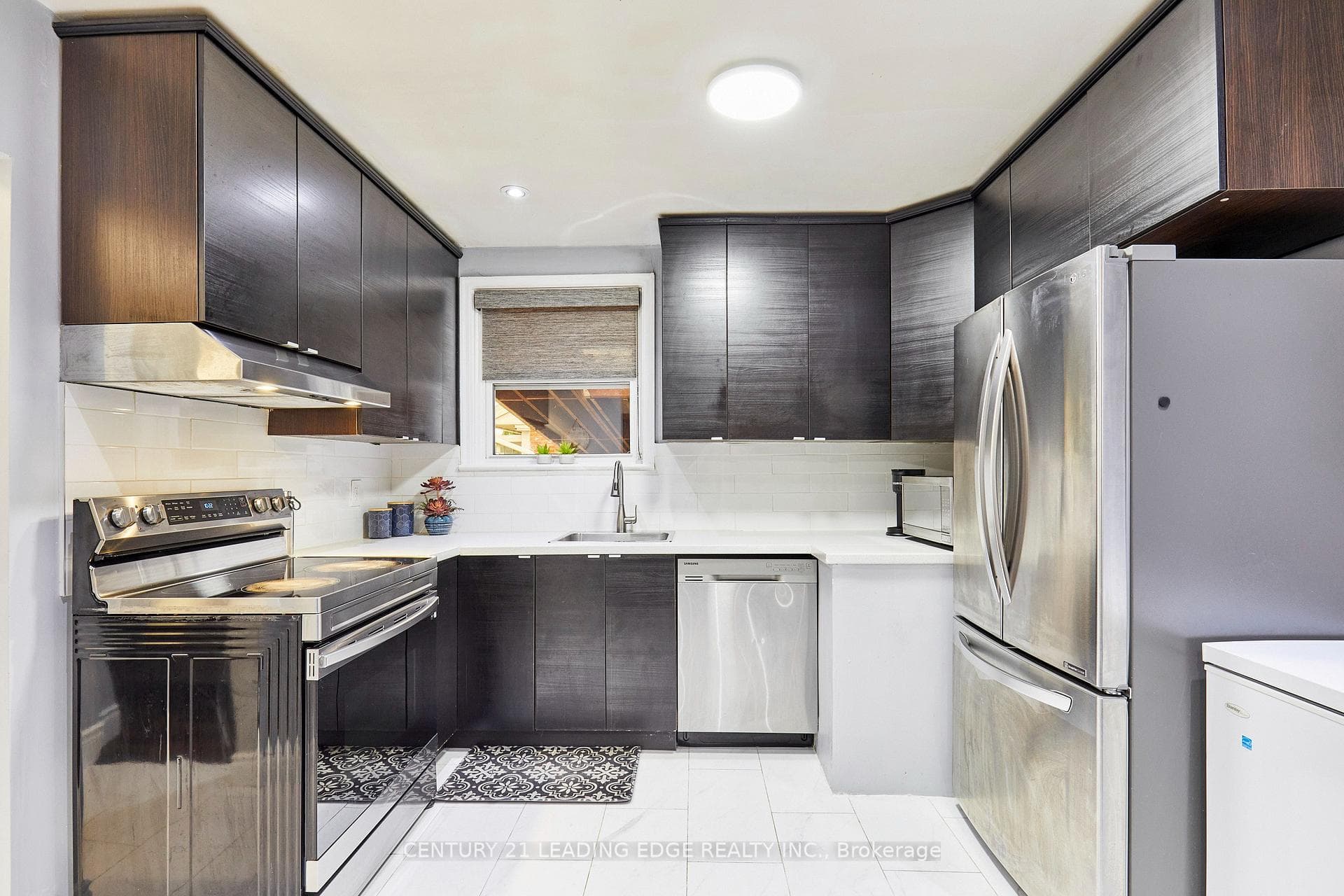 16 McCowan Road photo 6