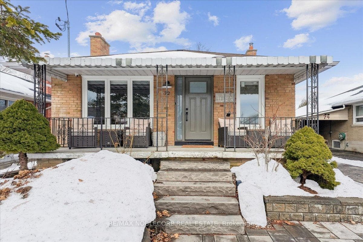 72 Christina Crescent photo 2