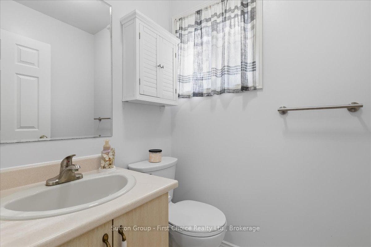 187 Queen Street photo 12