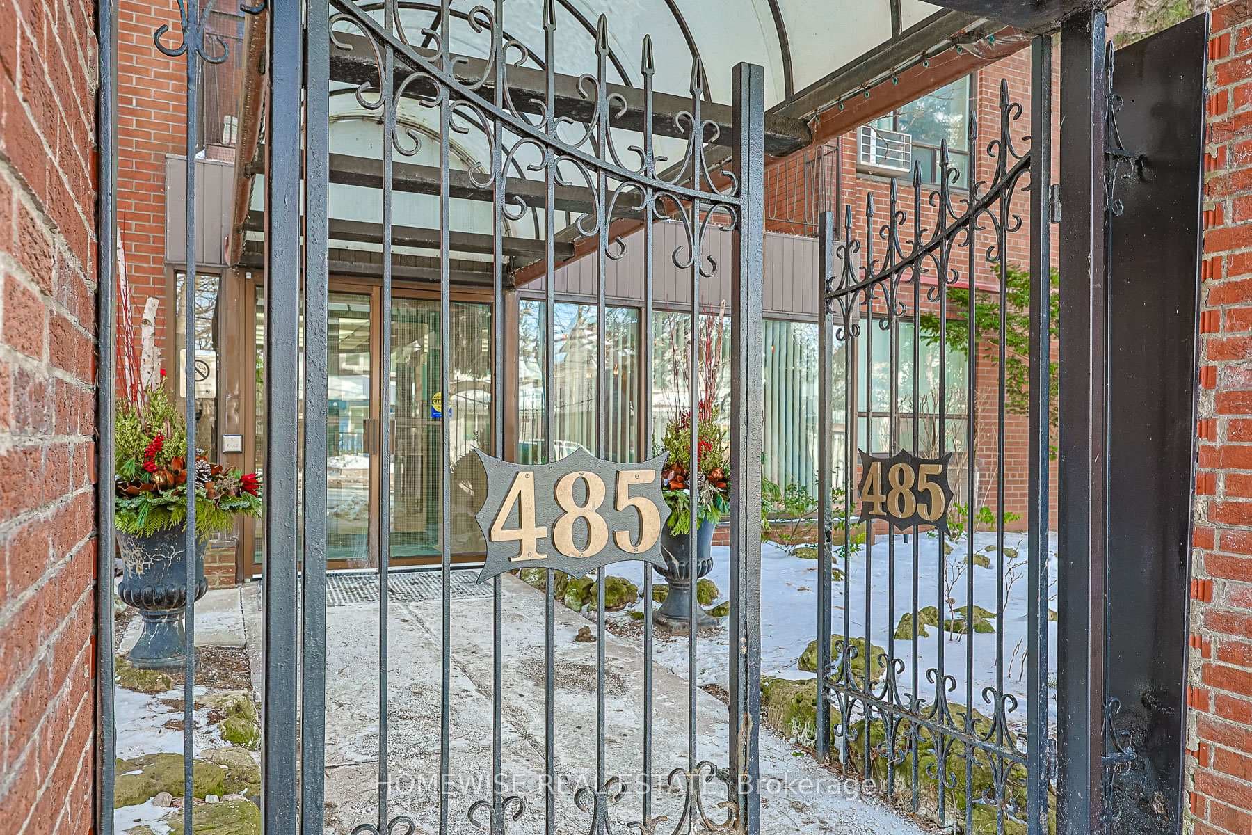 485 Kingston Road Unit 611 photo 2