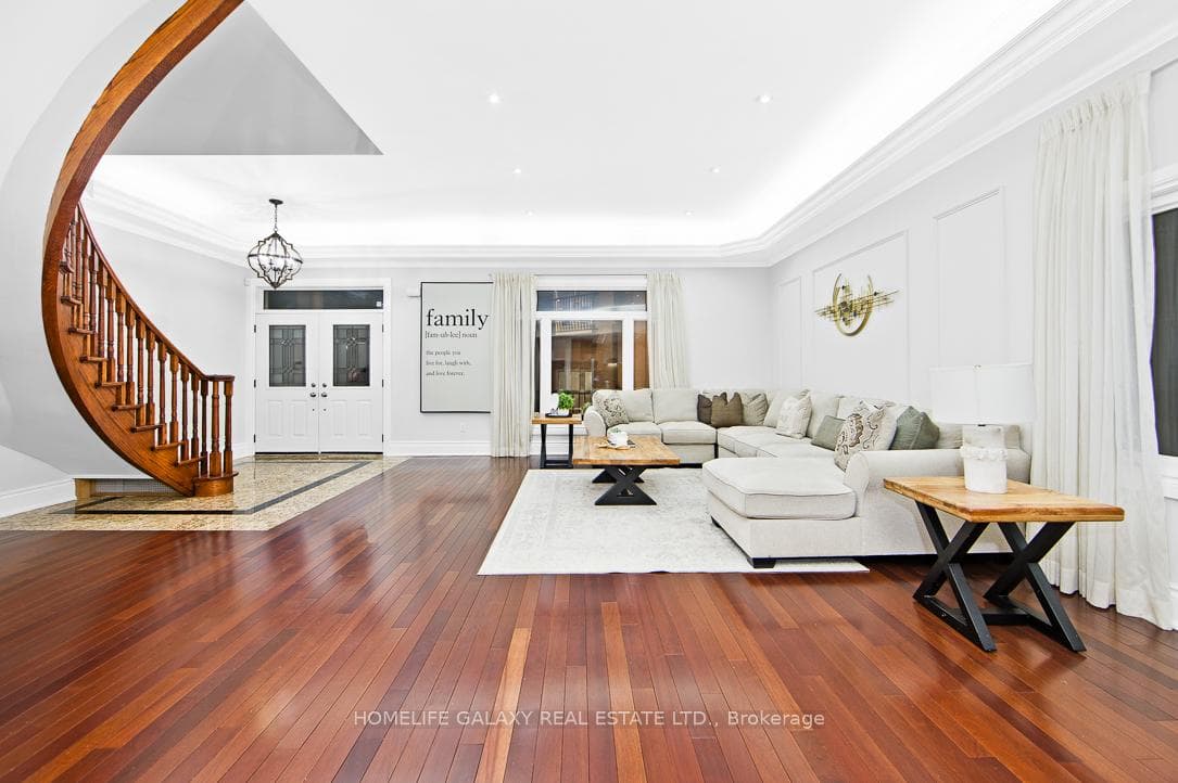 526 Rosebank Road photo 8
