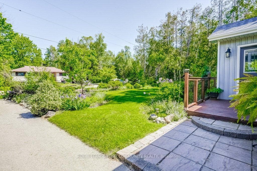 765 James Street photo 3