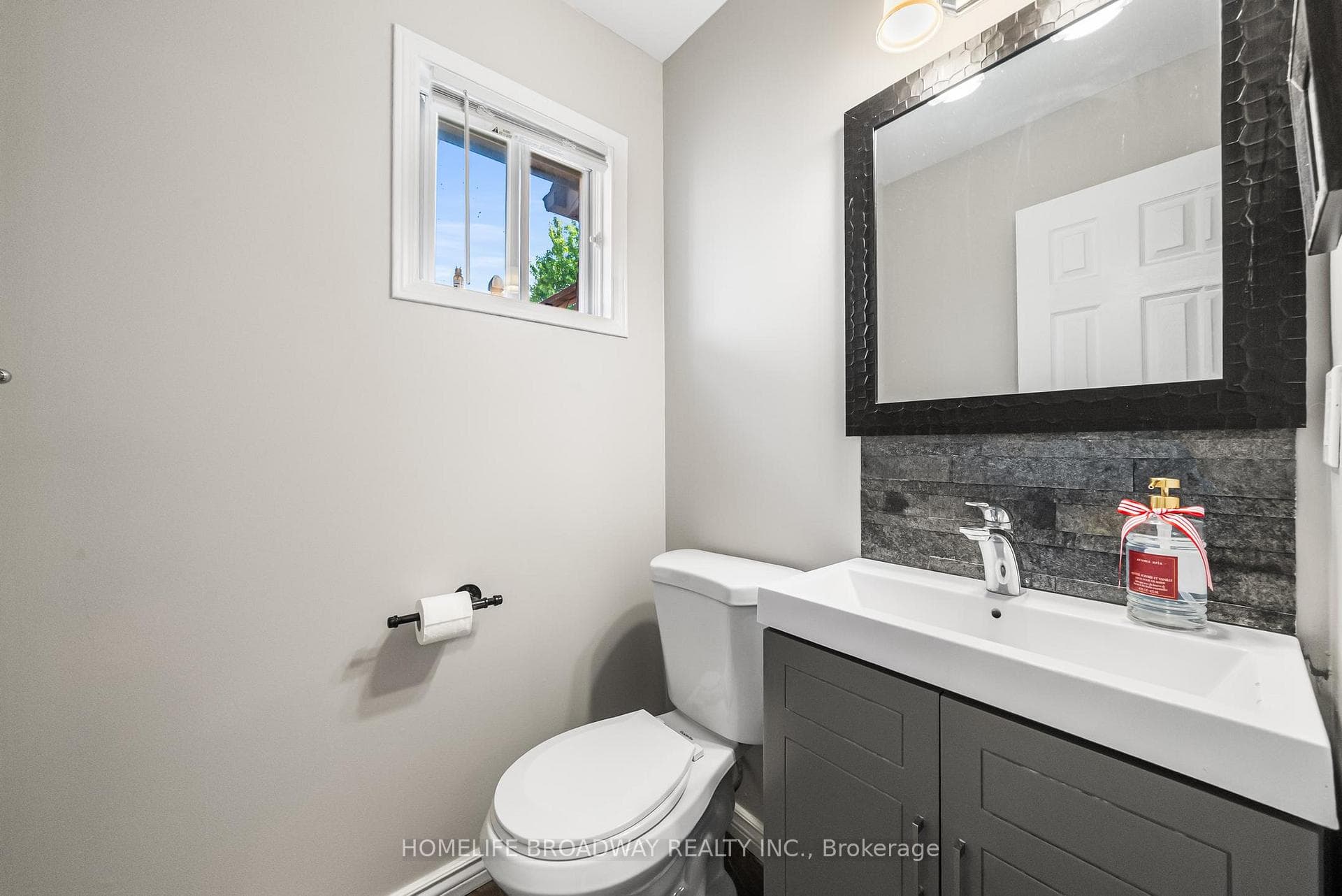 64 Bonnycastle Drive photo 17