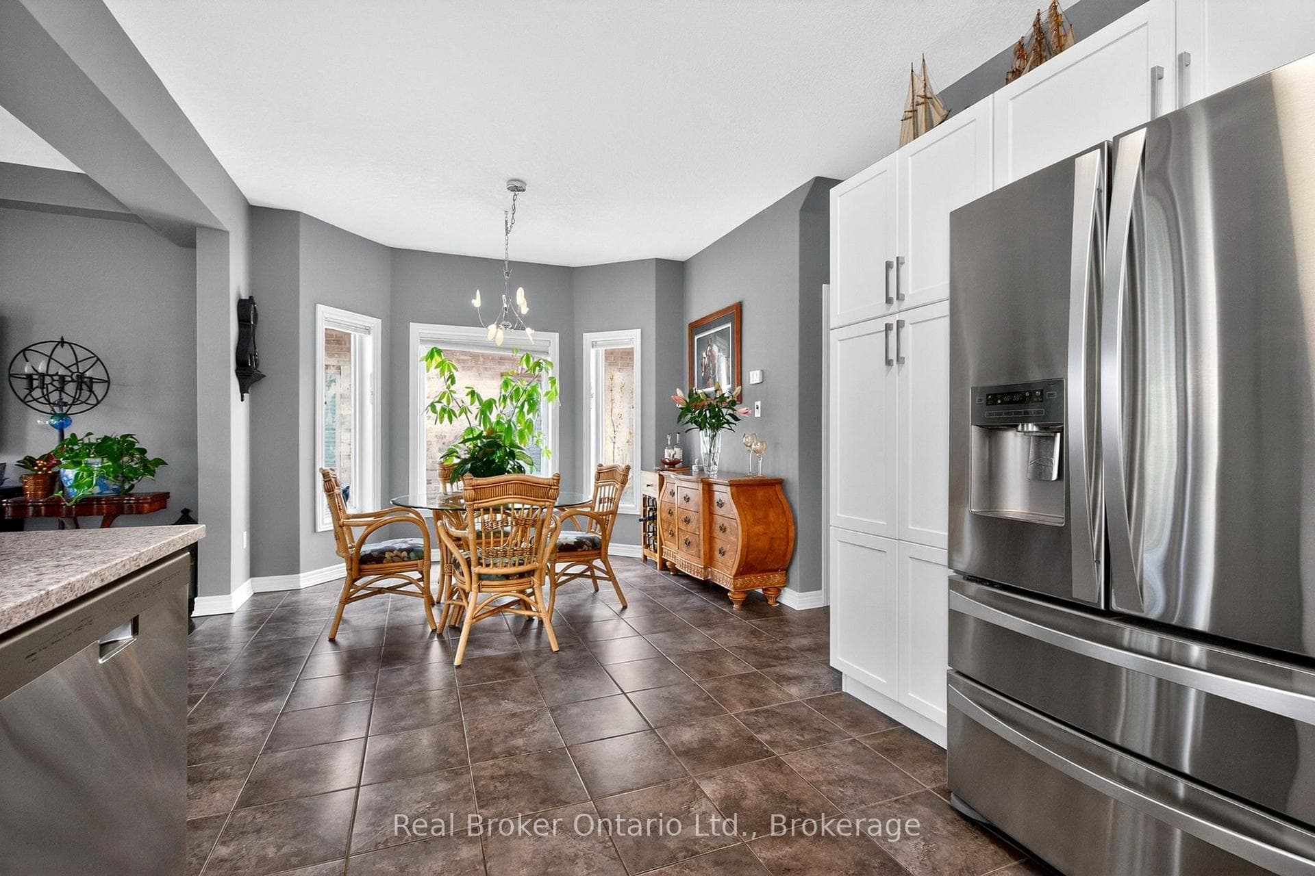 984 Cook Drive photo 6