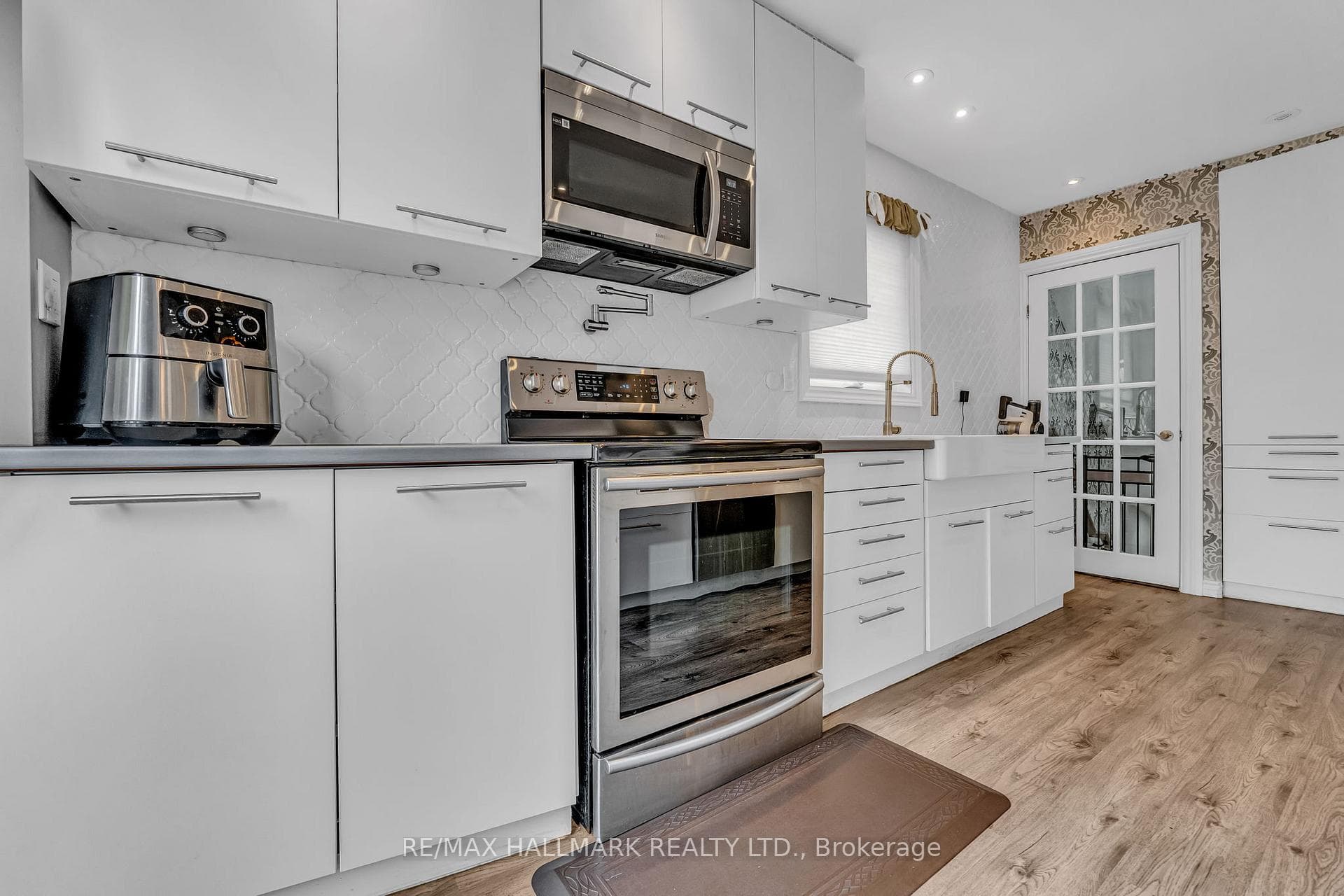 172 Martindale Crescent photo 10