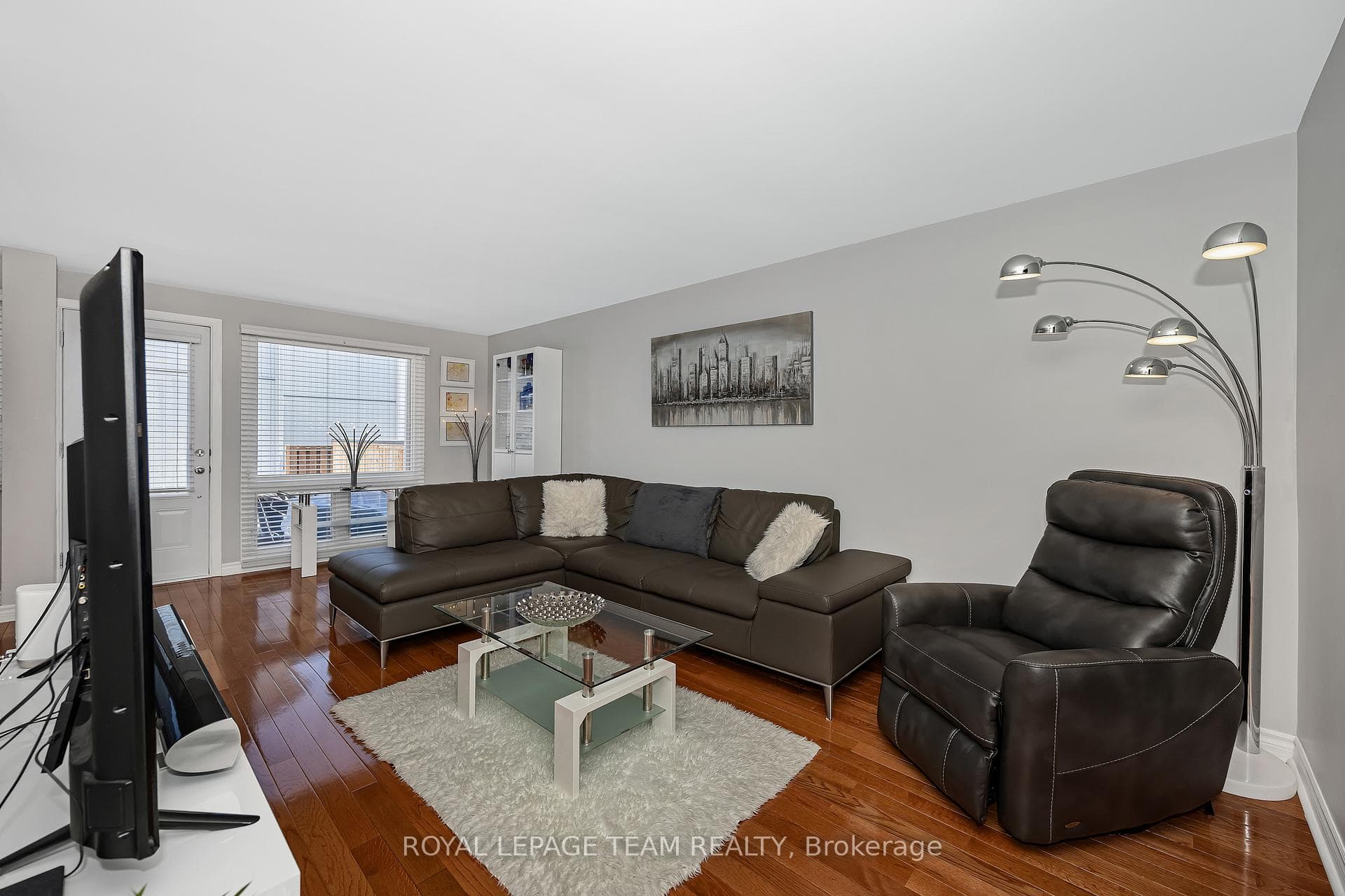 18 Benlea Drive Unit C photo 5