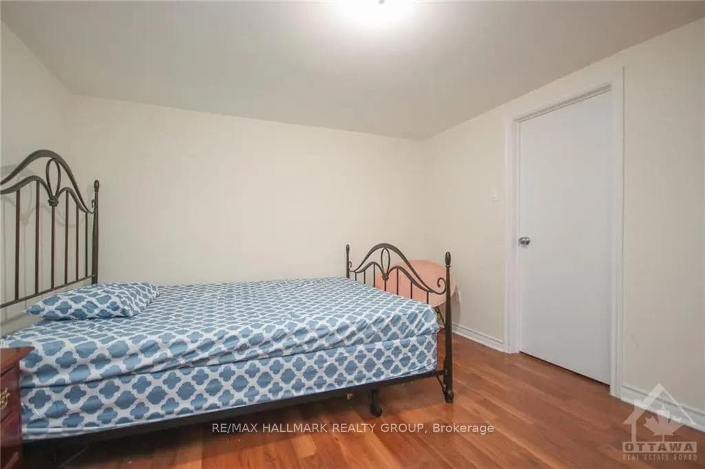 45 Hilliard Avenue photo 4