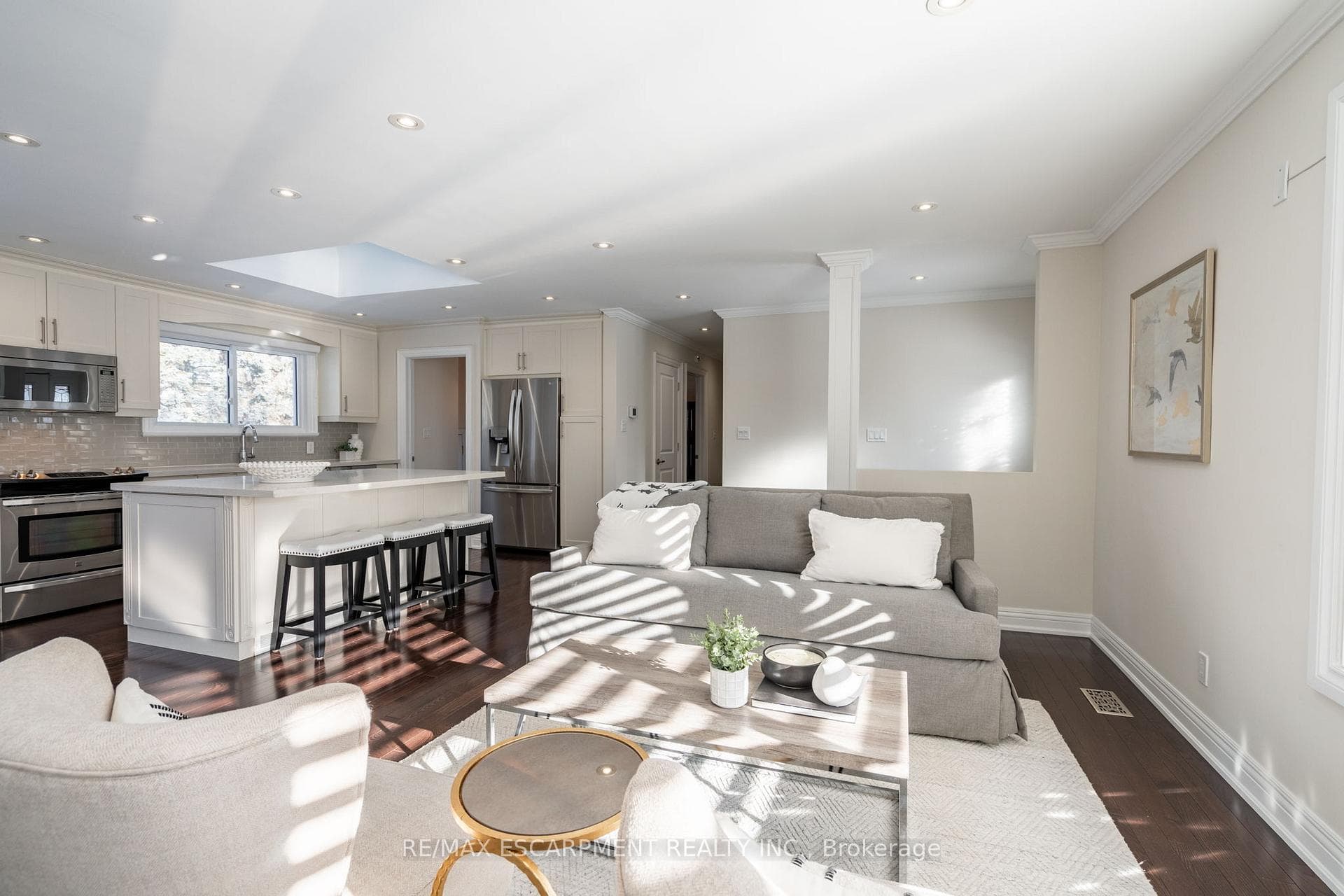 5247 SPRUCE Avenue photo 4