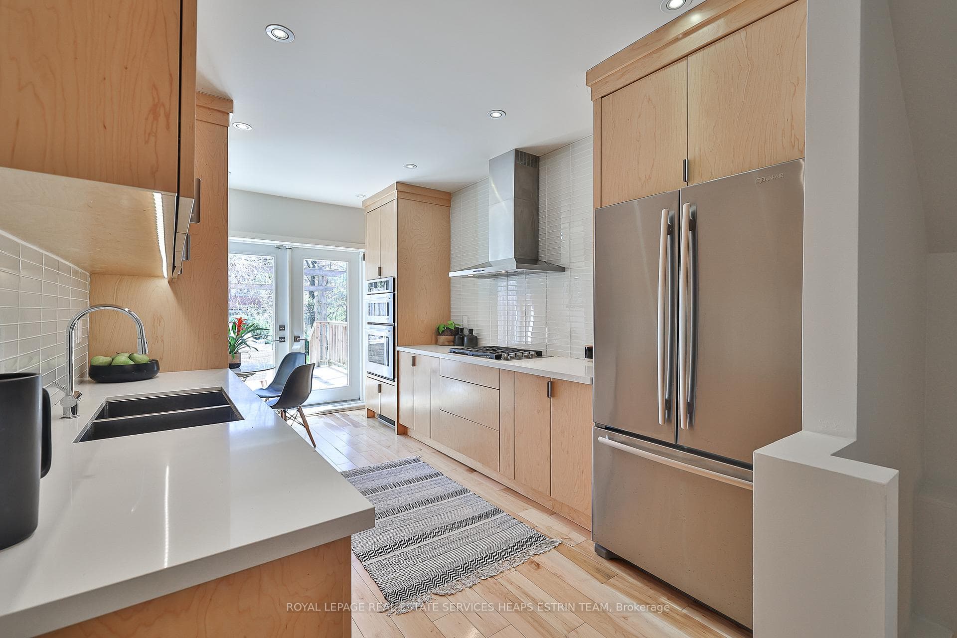 171 Howland Avenue photo 8