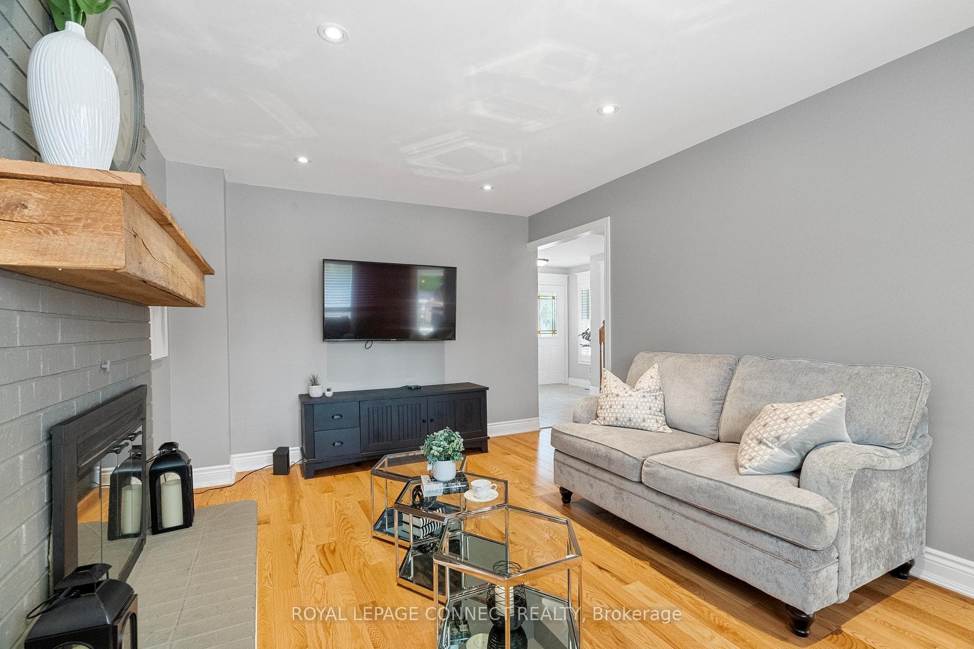 30 Chiswick Crescent photo 7