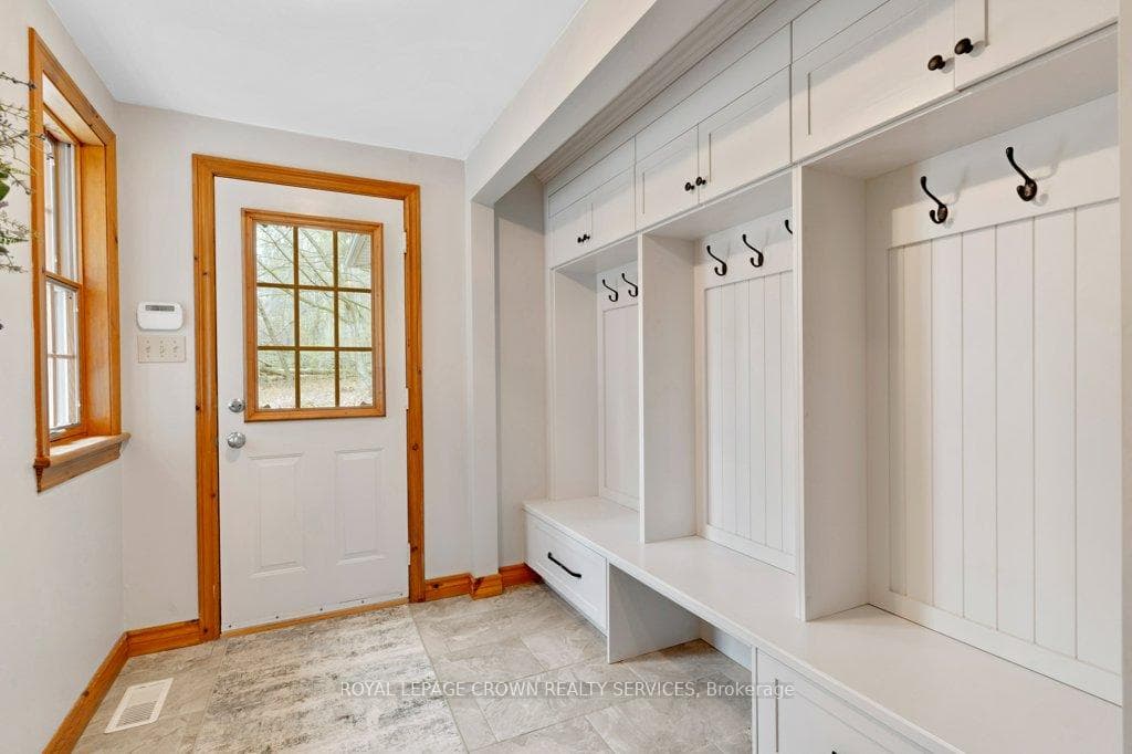2 Hughson Lane photo 23