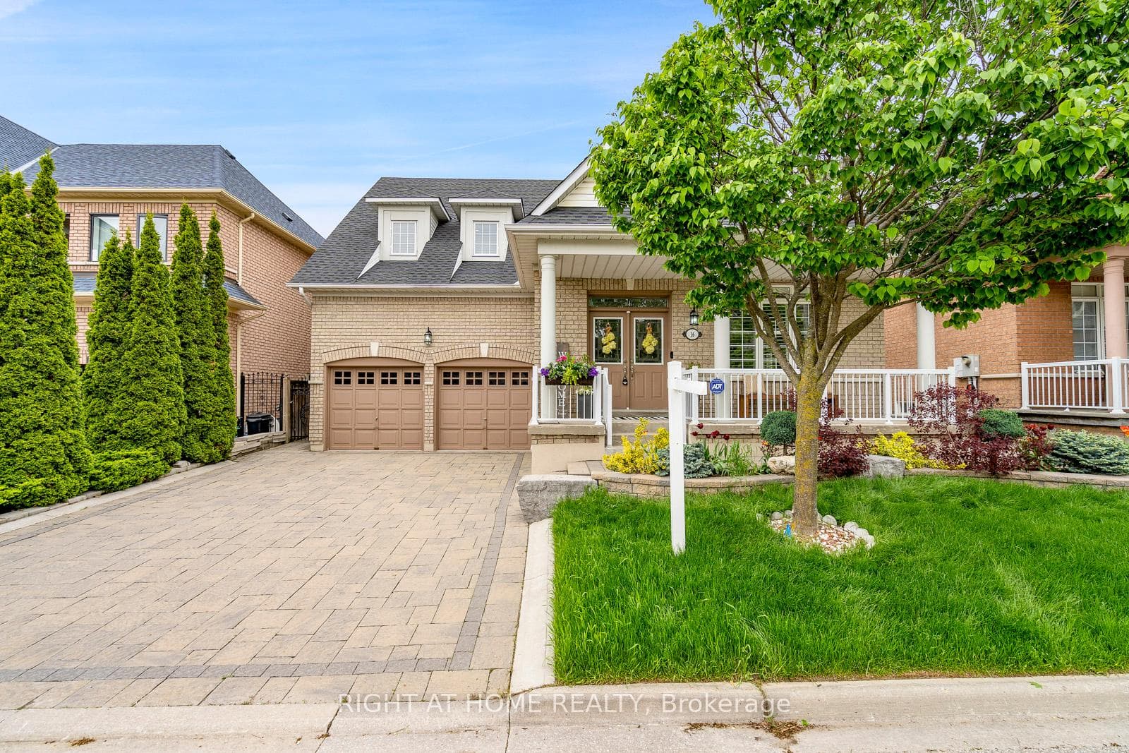 16 Tremblay Avenue photo 1