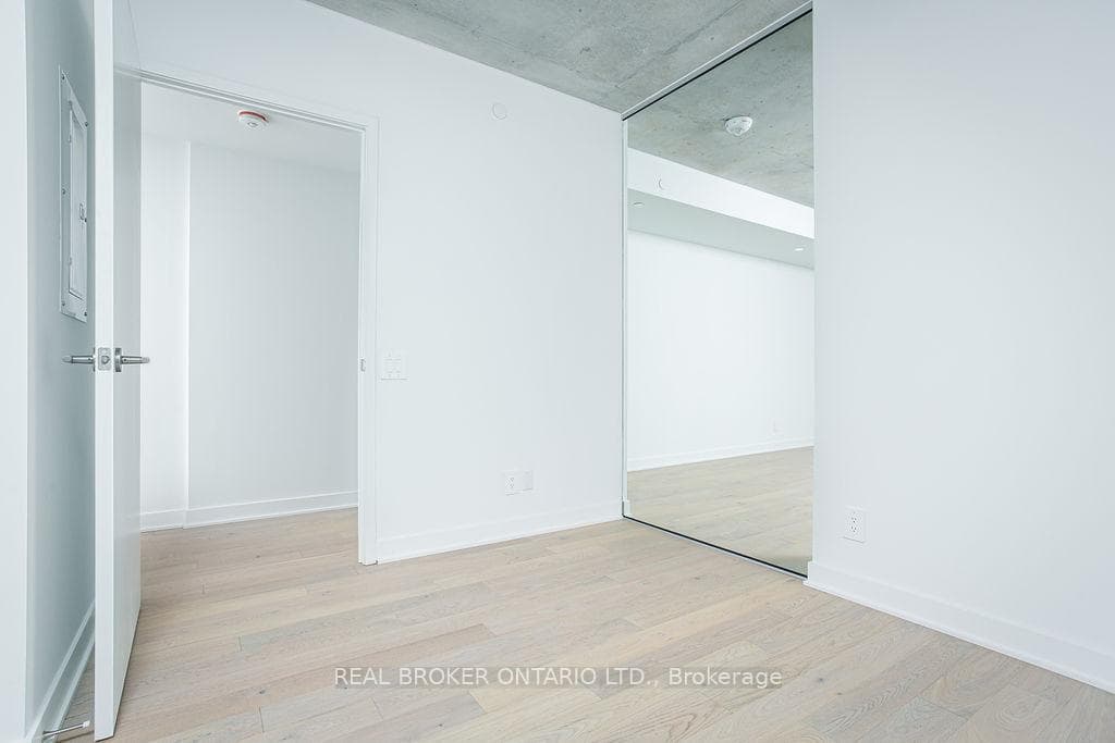 2720 Dundas Street Unit 305 photo 6
