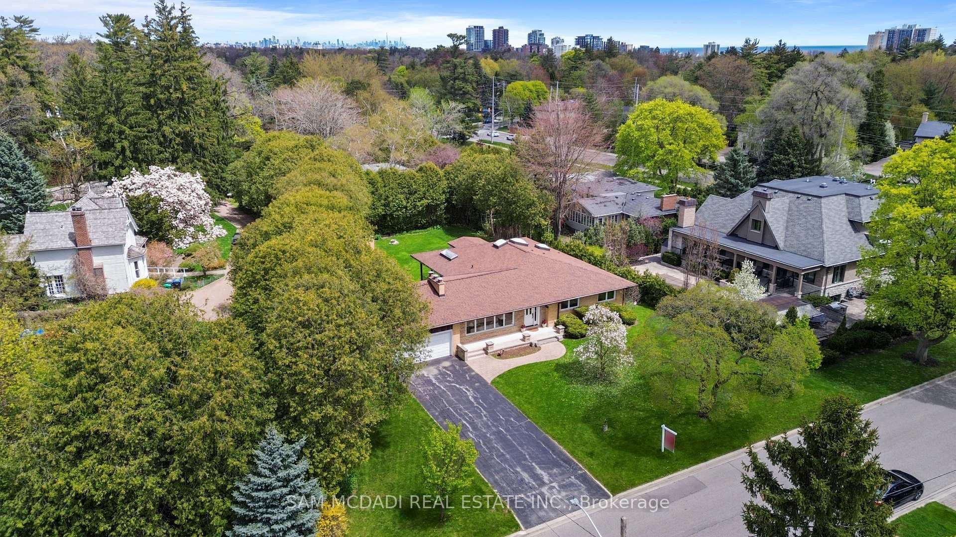 521 Vanessa Crescent photo 34