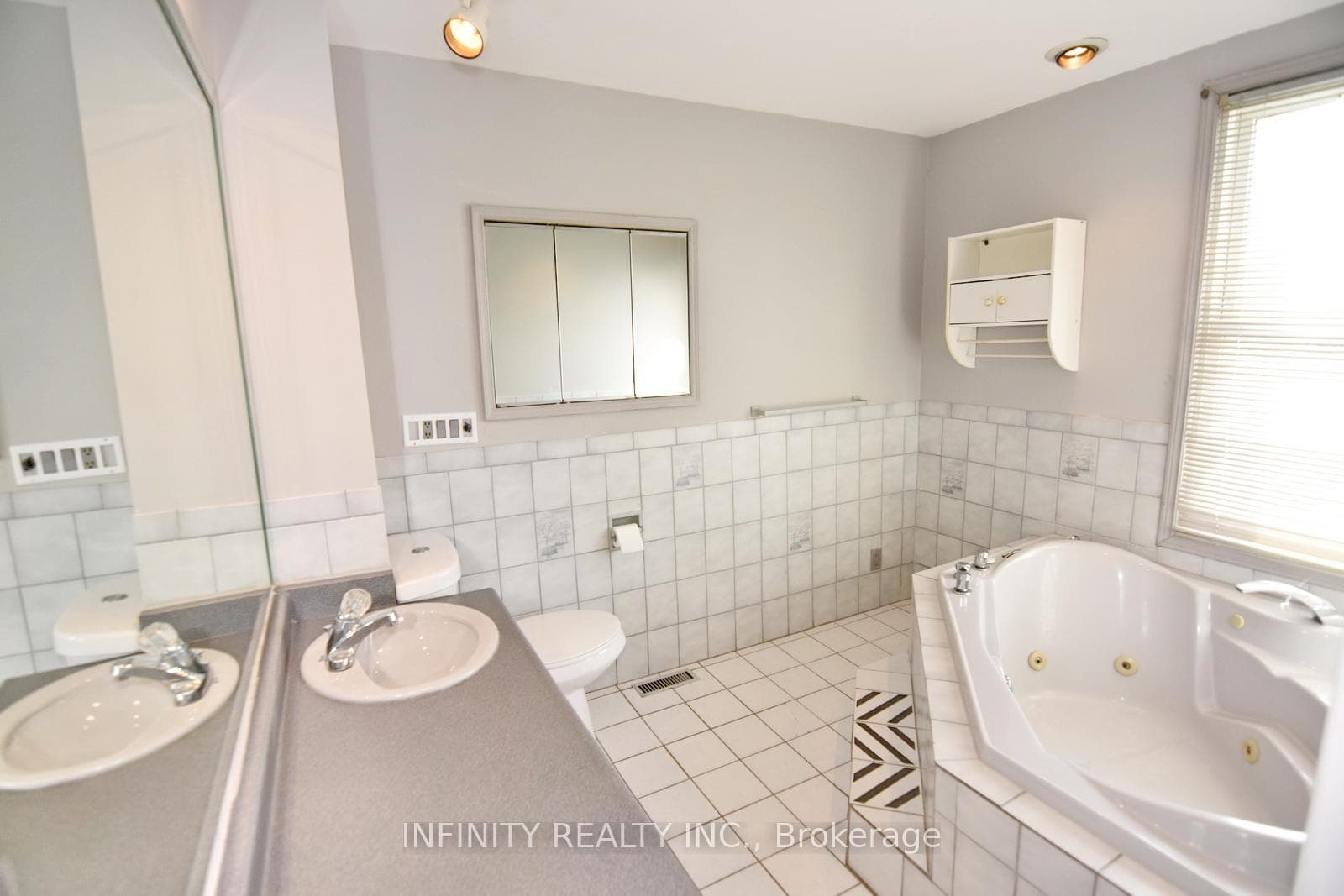 1243 Lillian Avenue photo 25