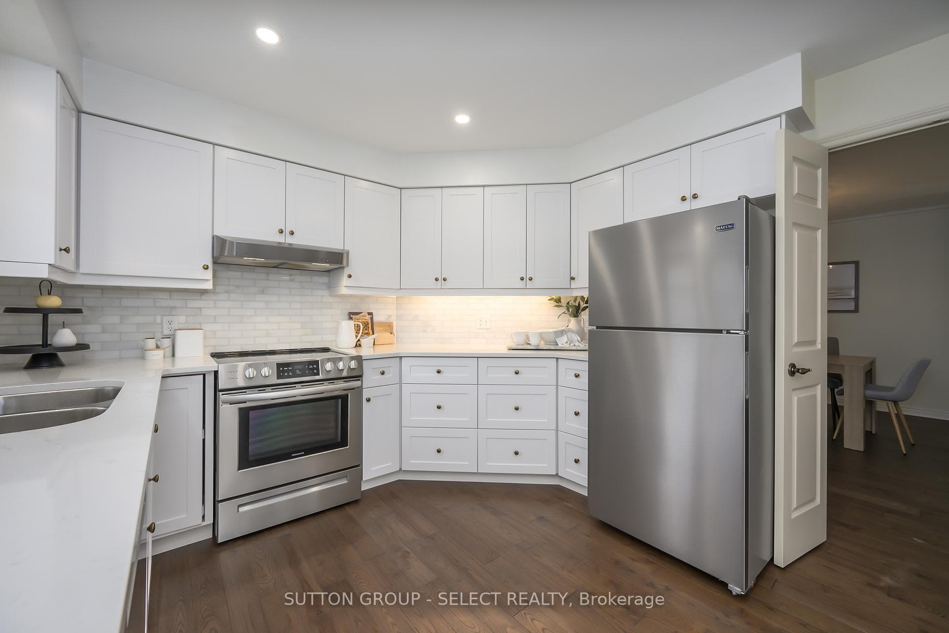 55 Fiddlers Green Road Unit 24 photo 13