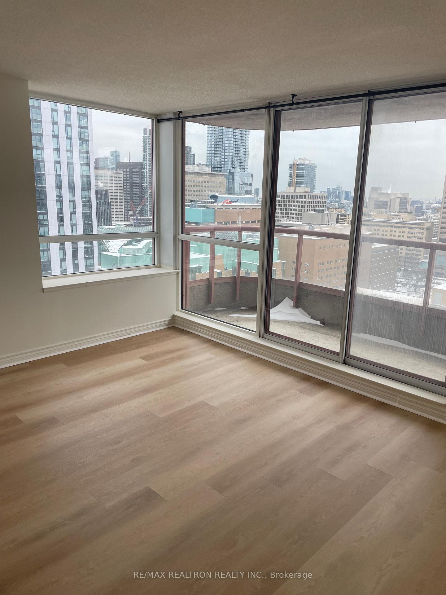 736 Bay Street Unit 2204 photo 4