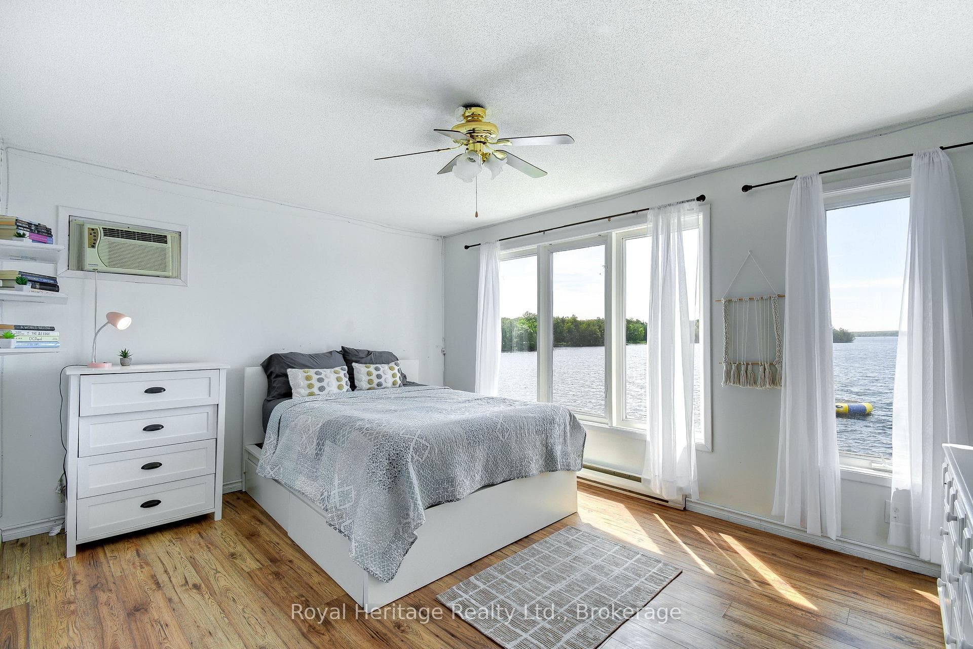 upper bedroom