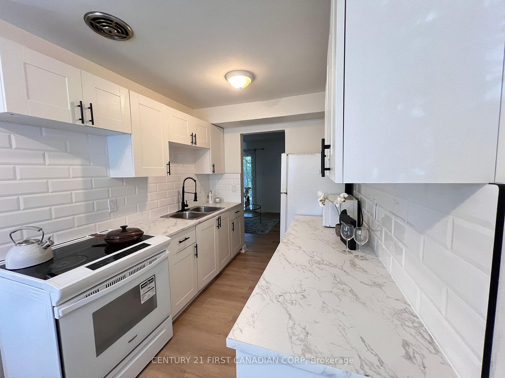 189 Boullee Street Unit 18 photo 13