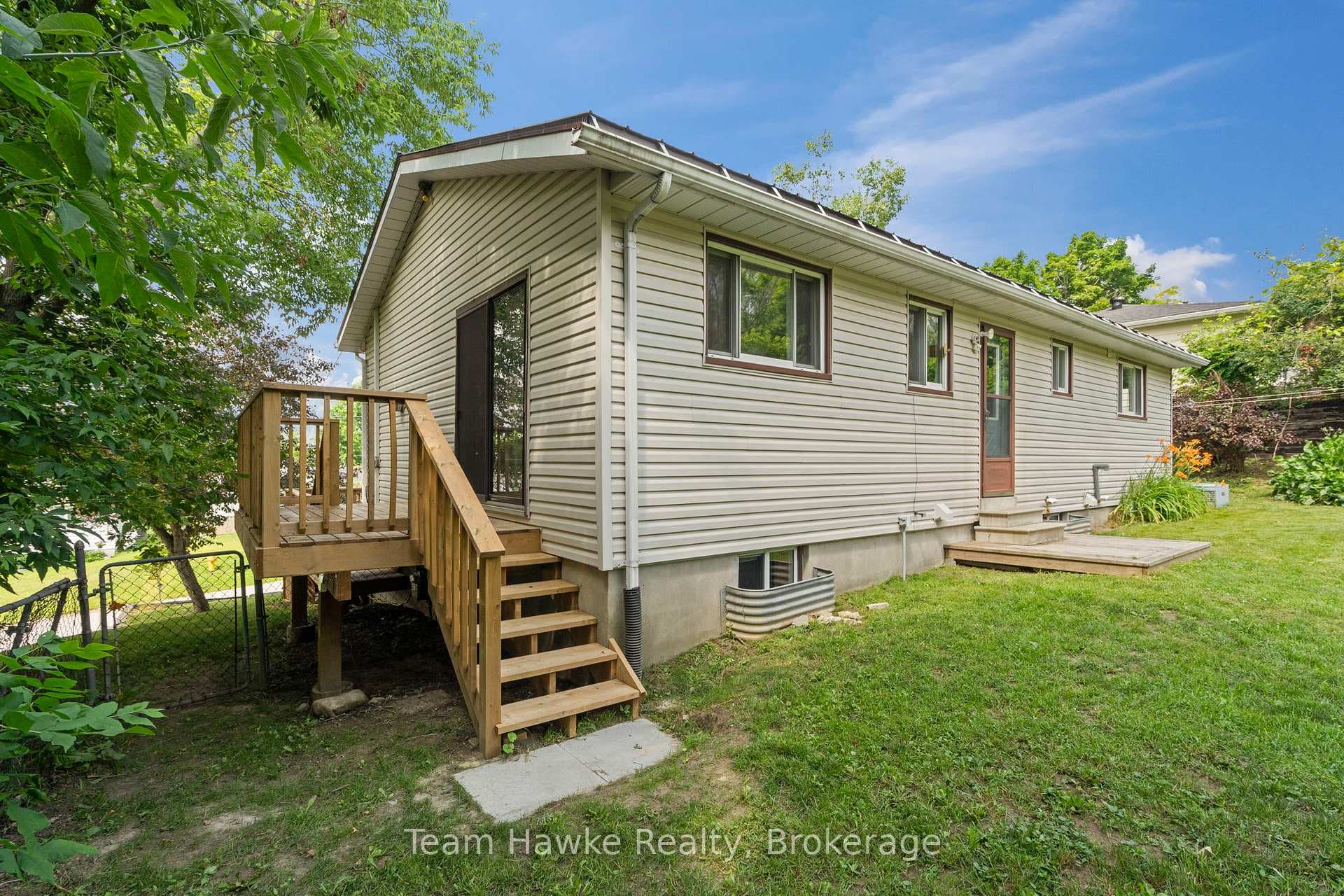 51 Easton Avenue photo 40