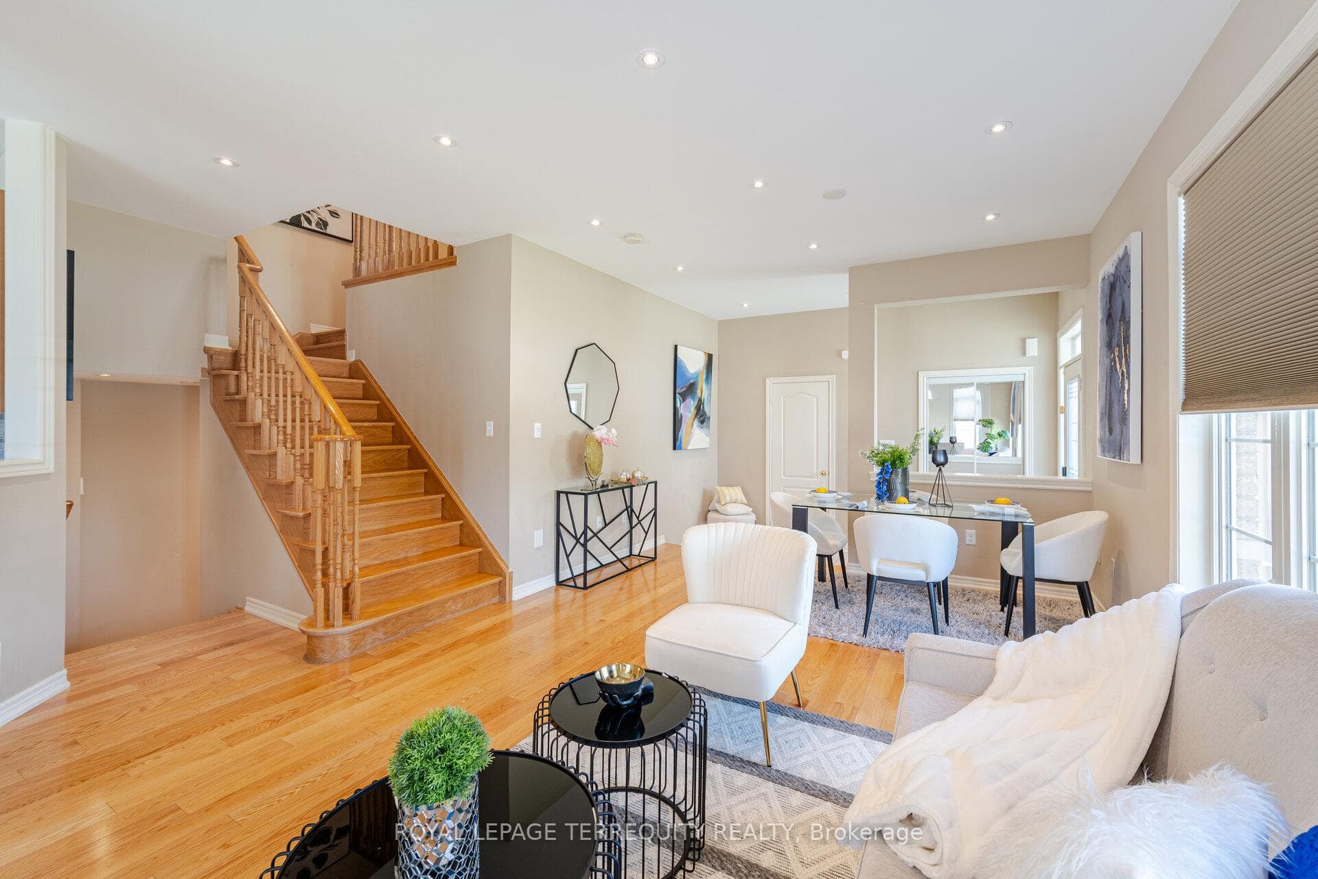 36 Chokecherry Crescent photo 9