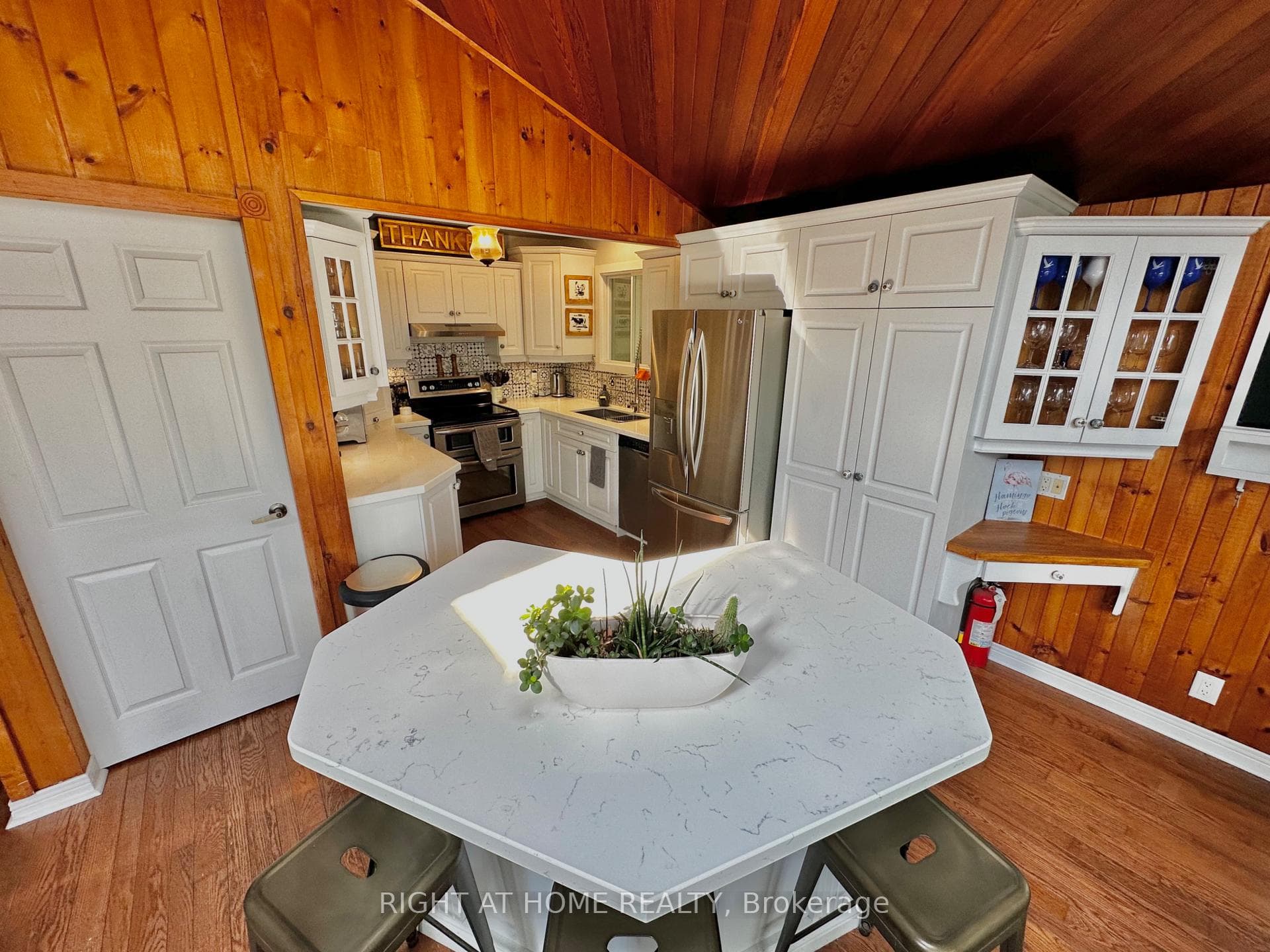 8460 Defore Drive photo 4