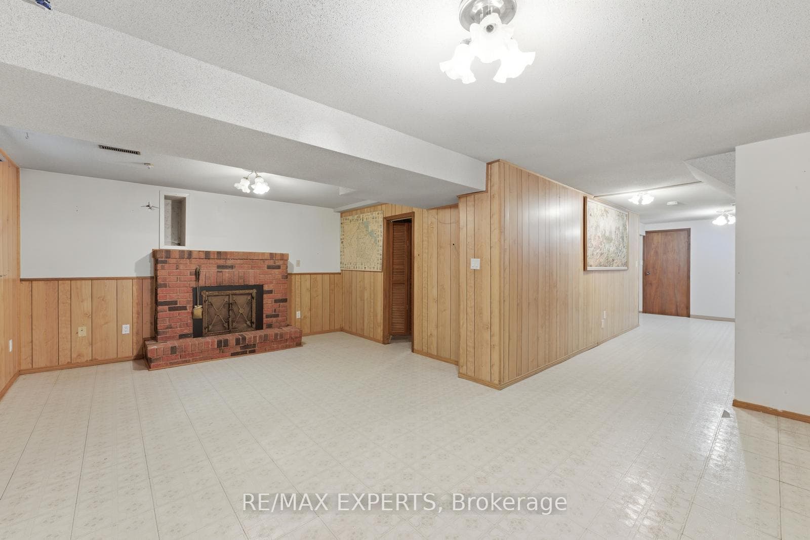 128 Kaiser Drive photo 29