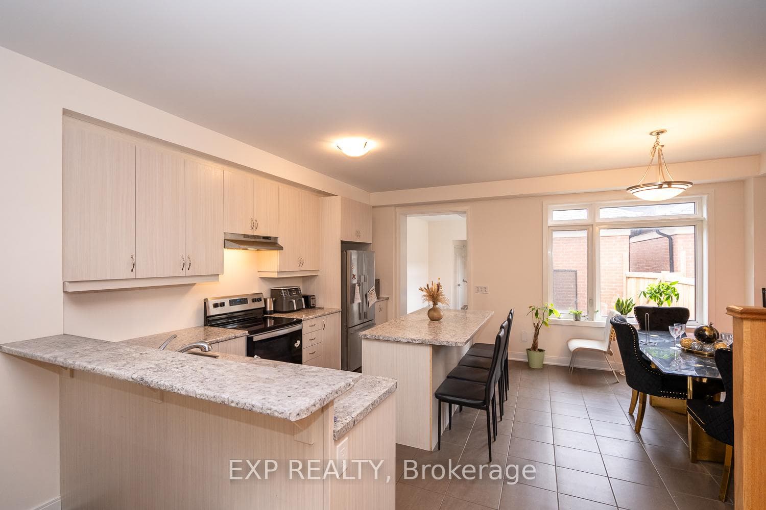 72 Pearman Crescent photo 7