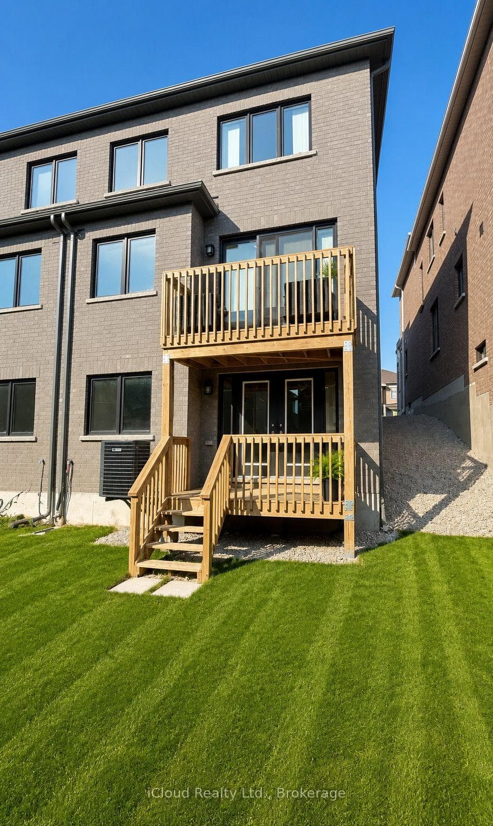 100 Bearberry Road photo 14