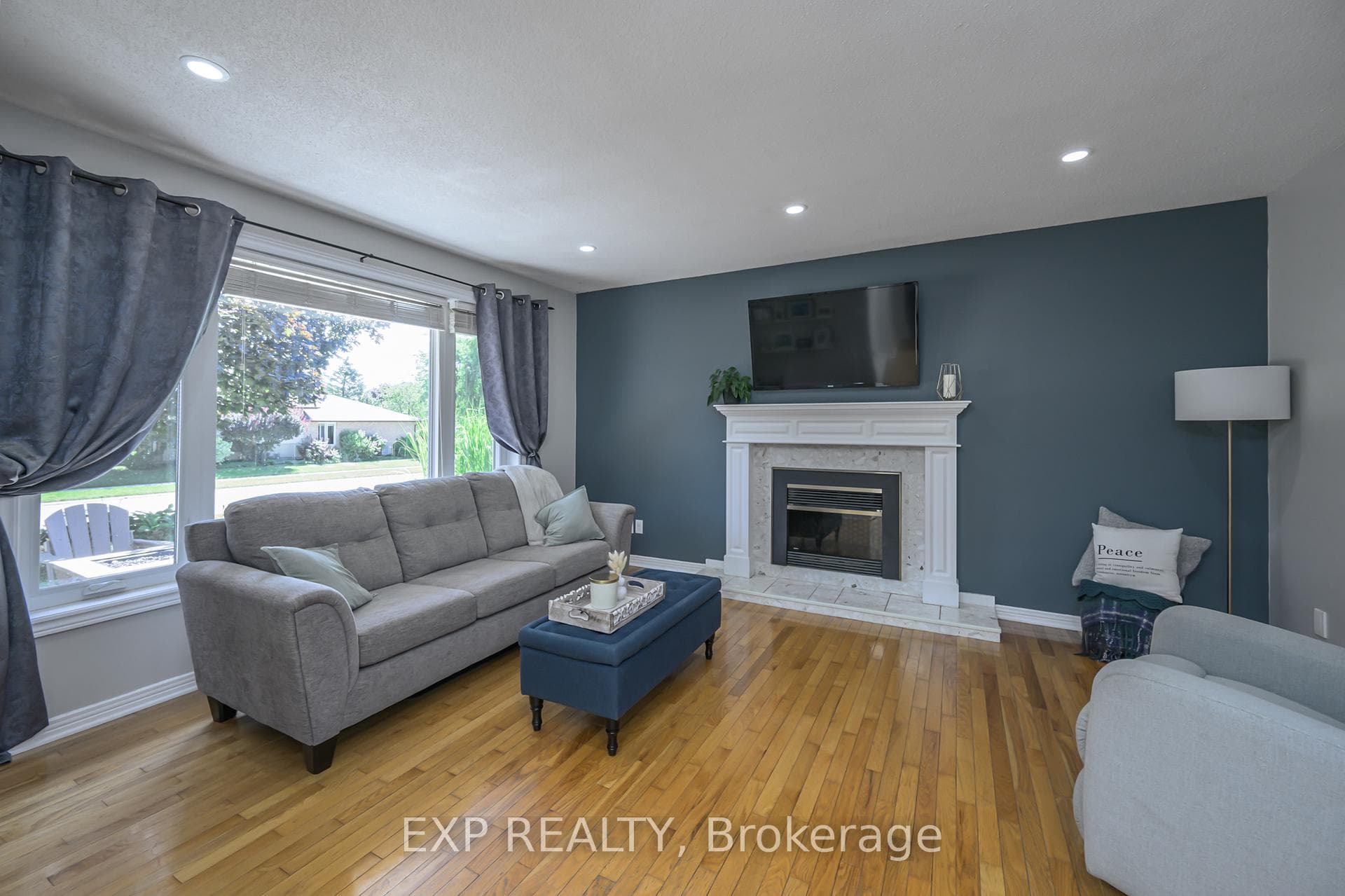 123 Gibson Crescent photo 4