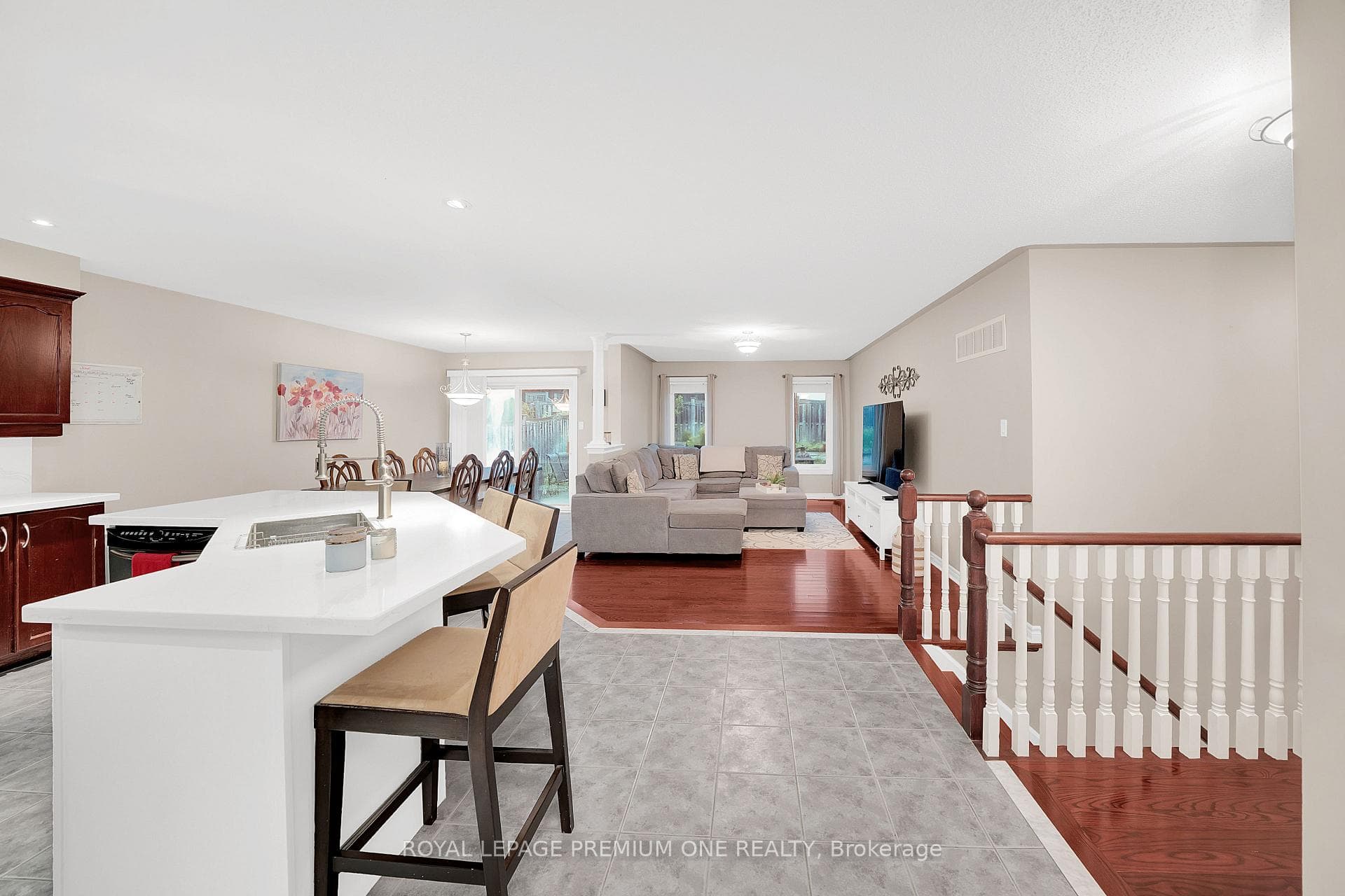 19 Taylor Court photo 5