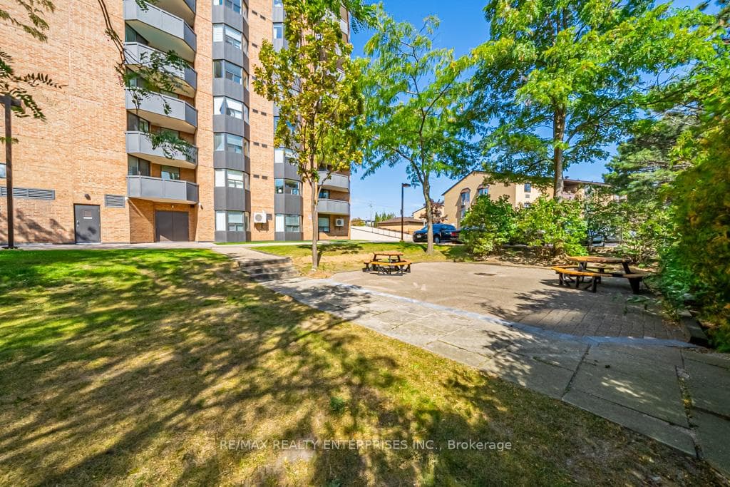 3845 Lake Shore Boulevard Unit 911 photo 20
