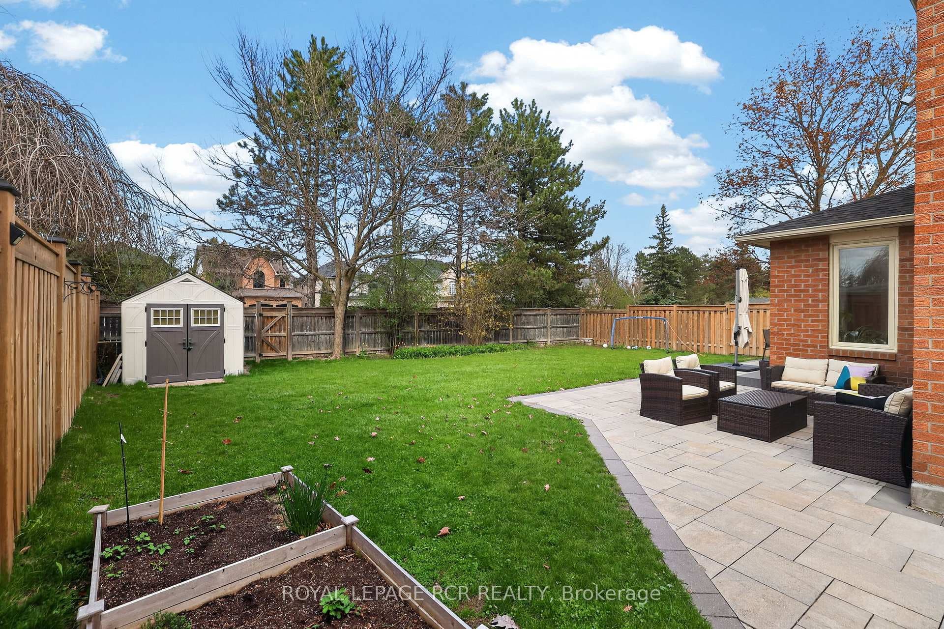 35 Mccabe Crescent photo 39