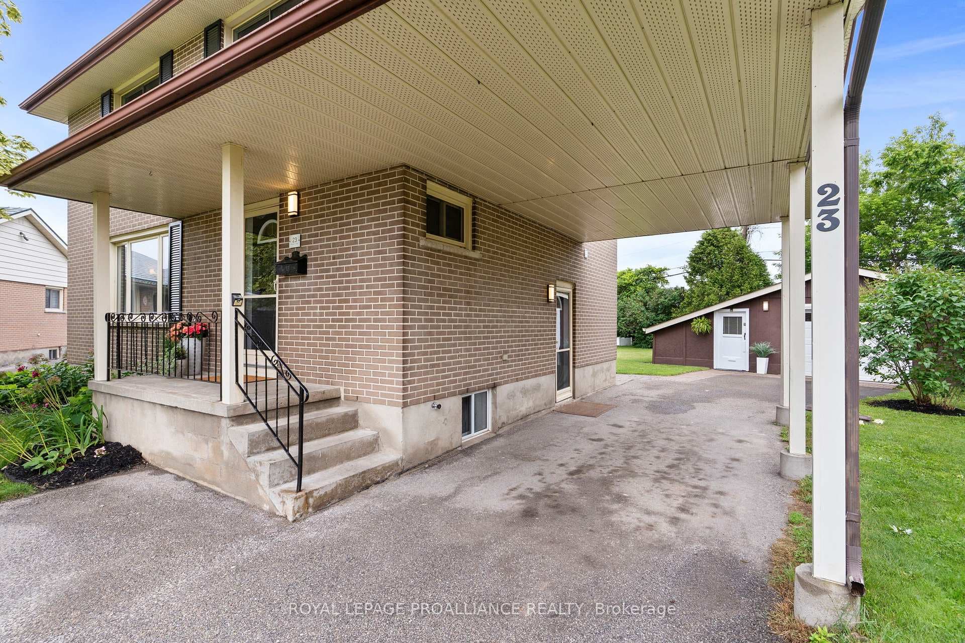 23 Stanley Crescent photo 2