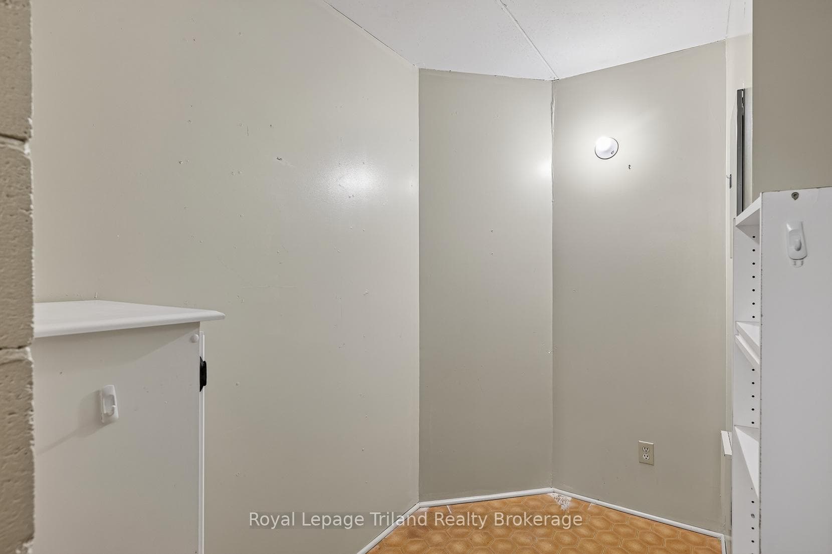 217 Thames Street Unit 102 photo 21