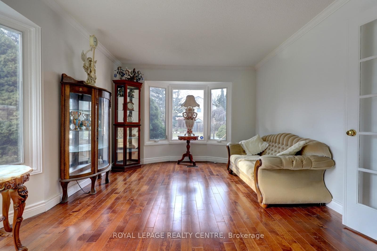 3200 Hazelwood Avenue photo 5