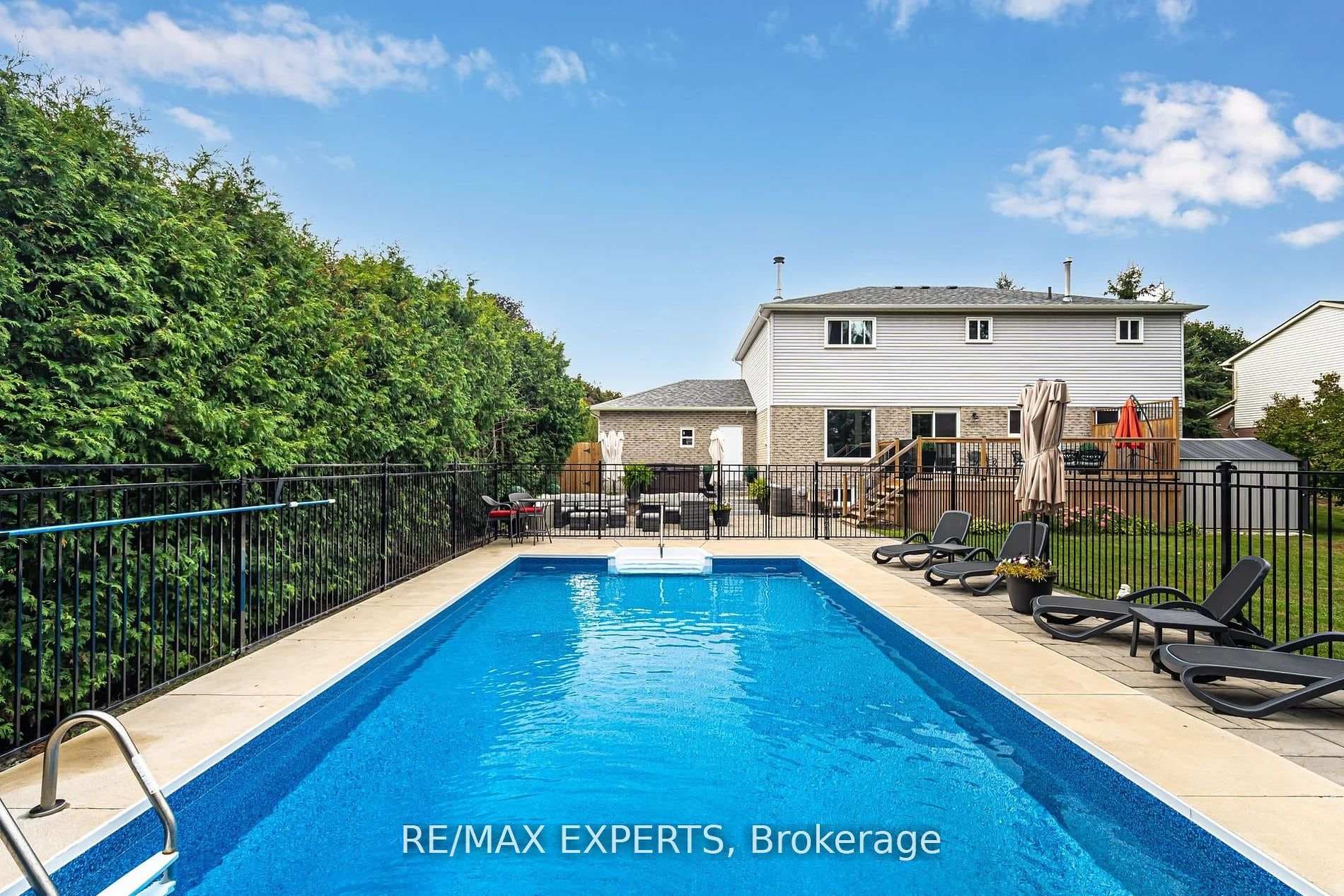 37 Erinlea Crescent photo 40