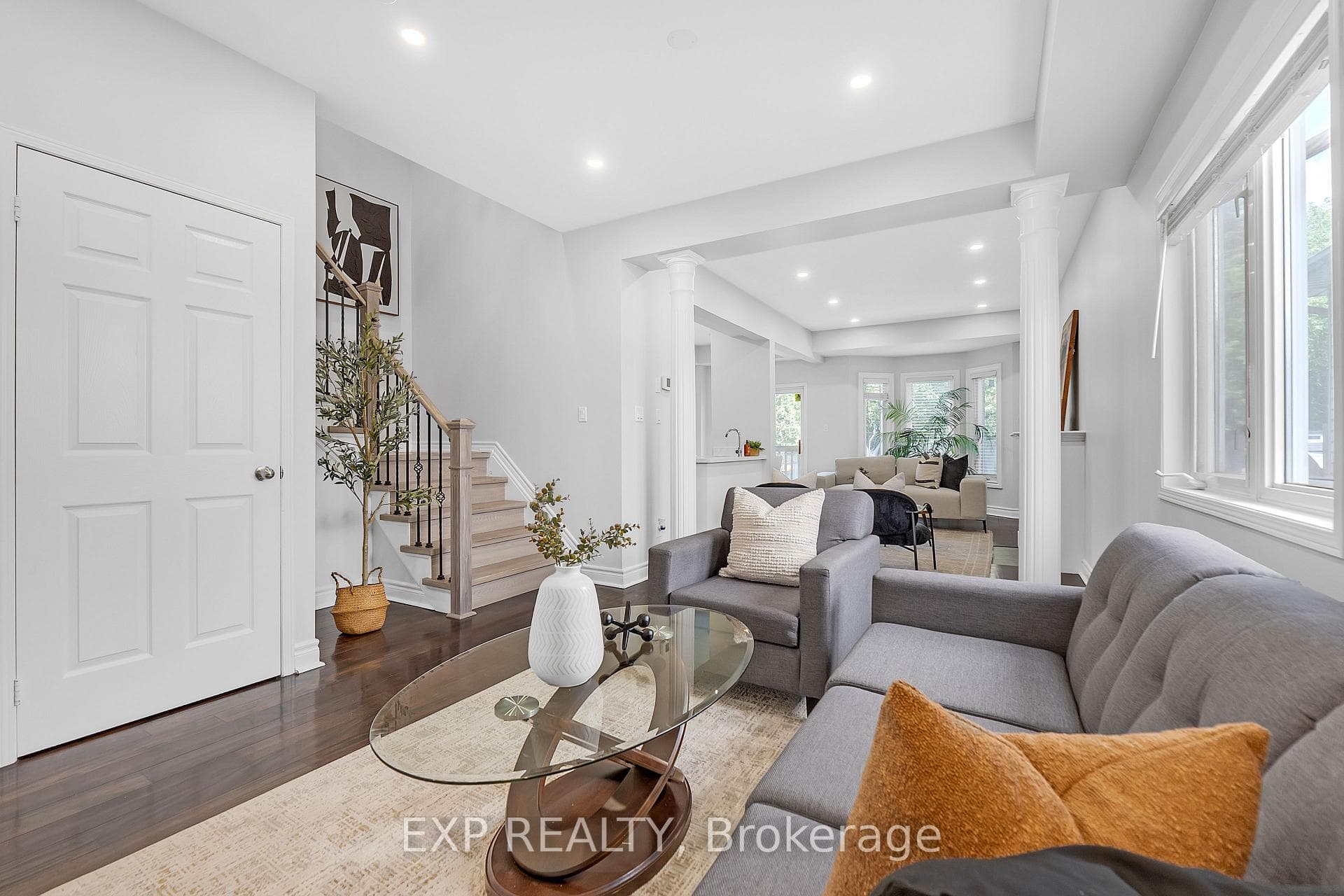 212 Shadow Place photo 6