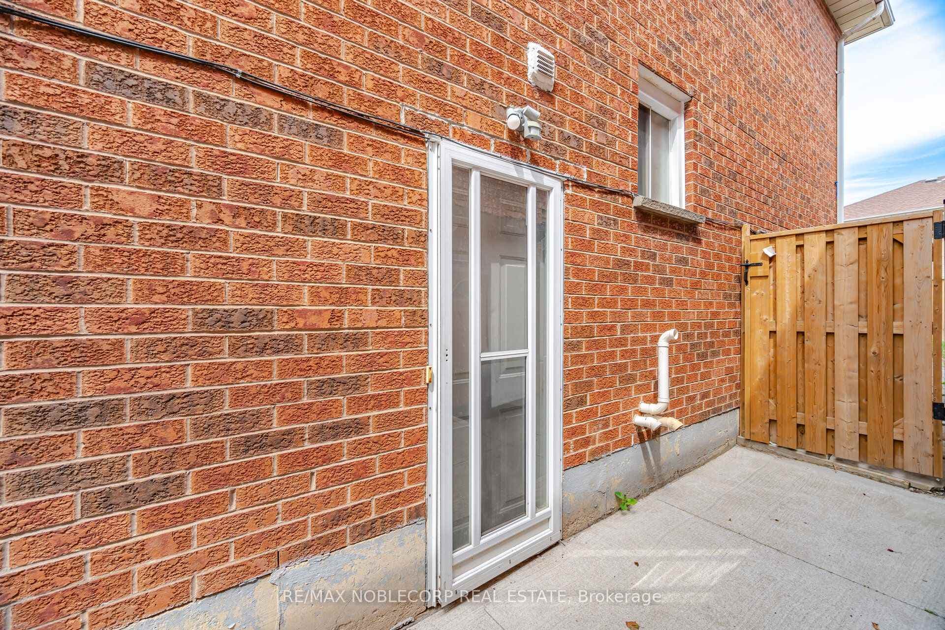 66 Cinrickbar Drive photo 37