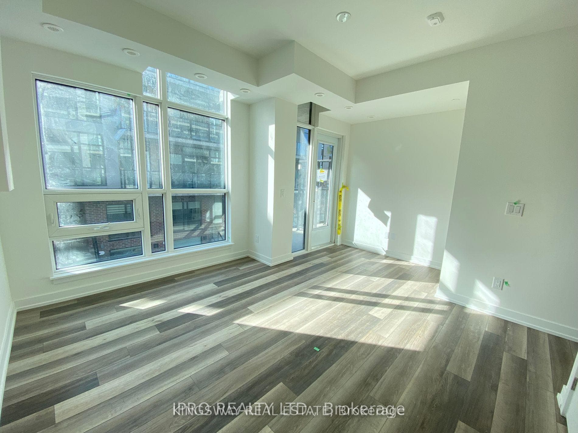 851 Sheppard Avenue Unit 33 photo 23