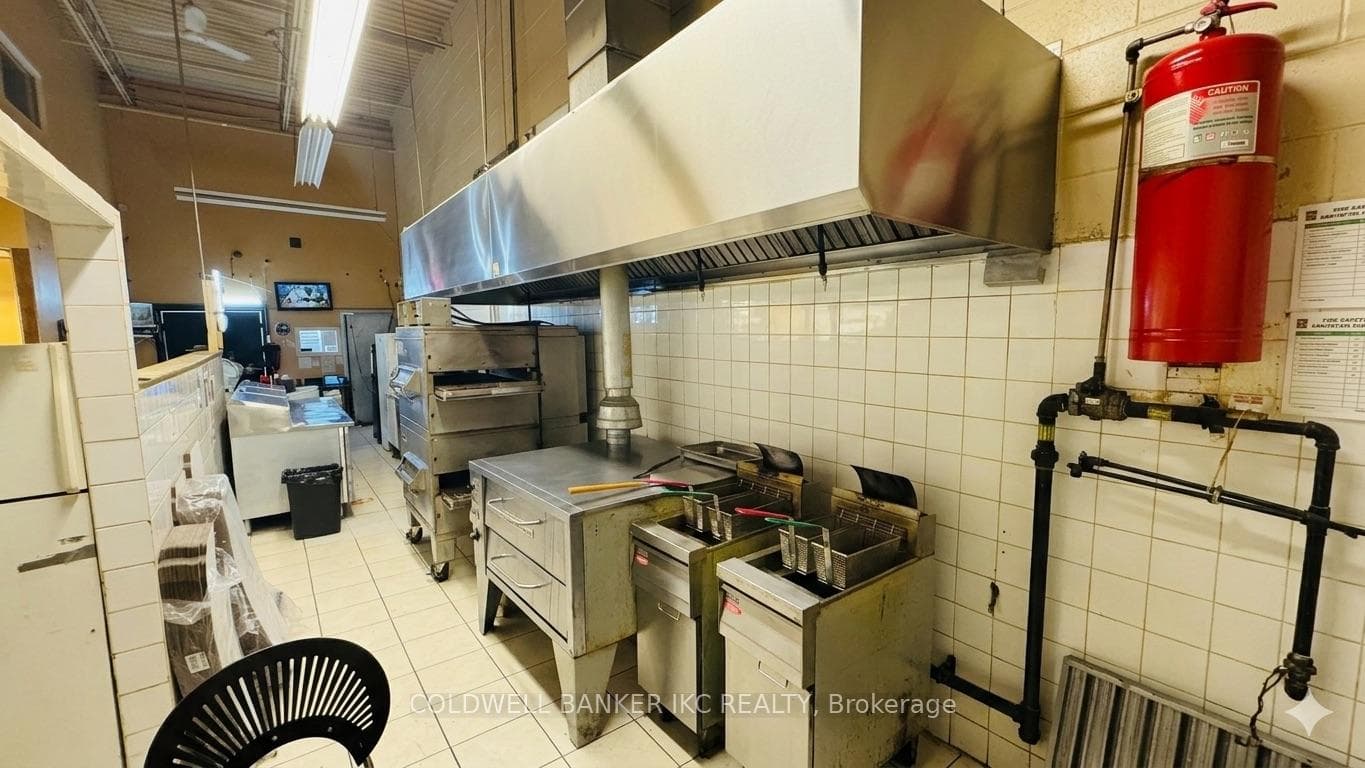 3075 Ridgeway Drive Unit 28 photo 9