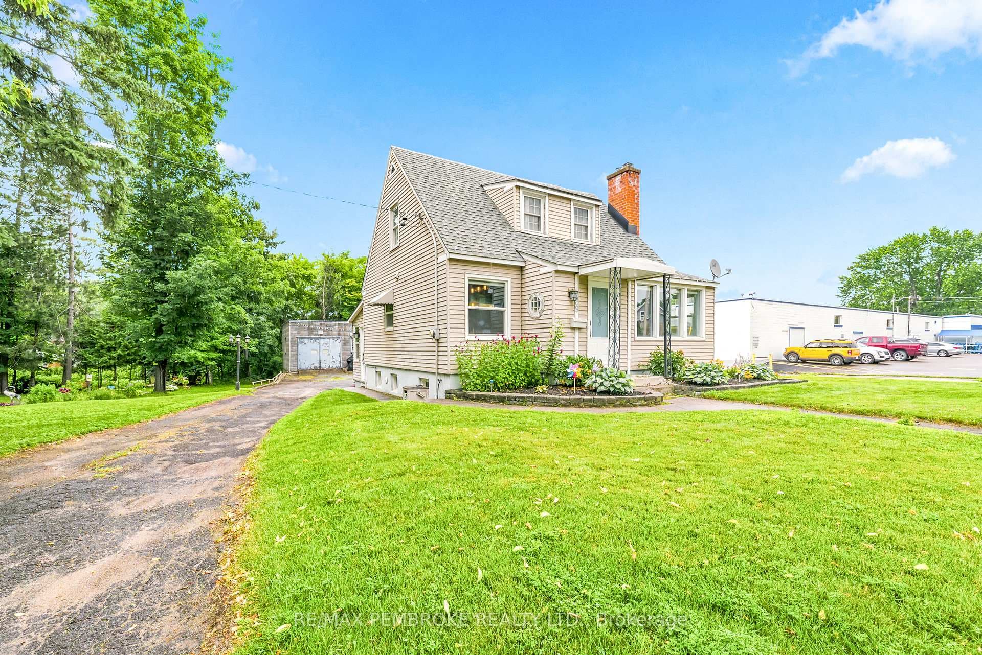 739 Front Street photo 46