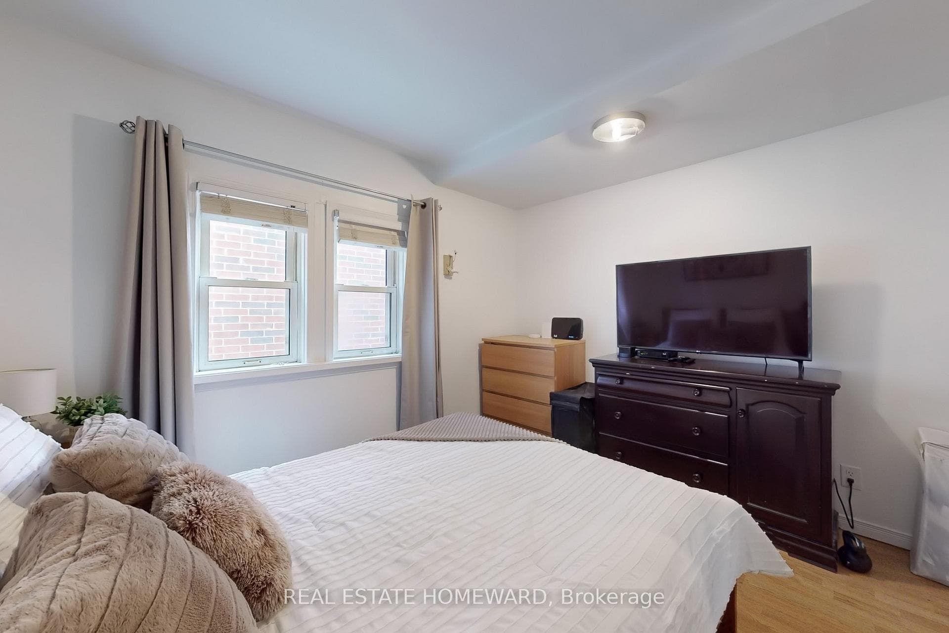 127 Kalmar Avenue photo 15