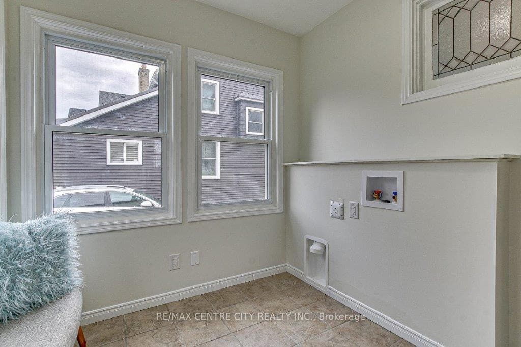 5 ELIZABETH Street photo 19