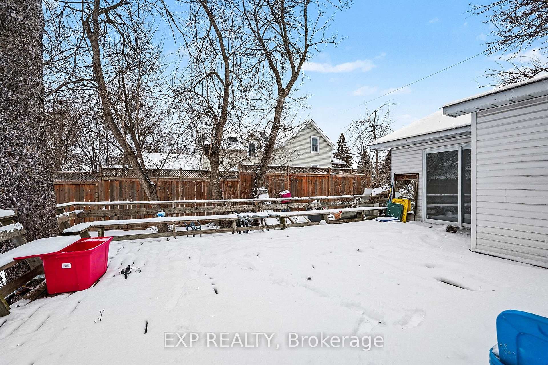294 Moffatt Street photo 22