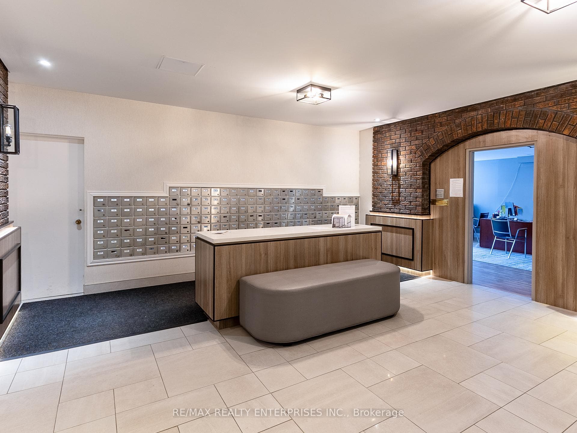 966 Inverhouse Drive Unit 1103 photo 5