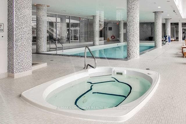 2240 Lakeshore Boulevard Unit 1501 photo 21