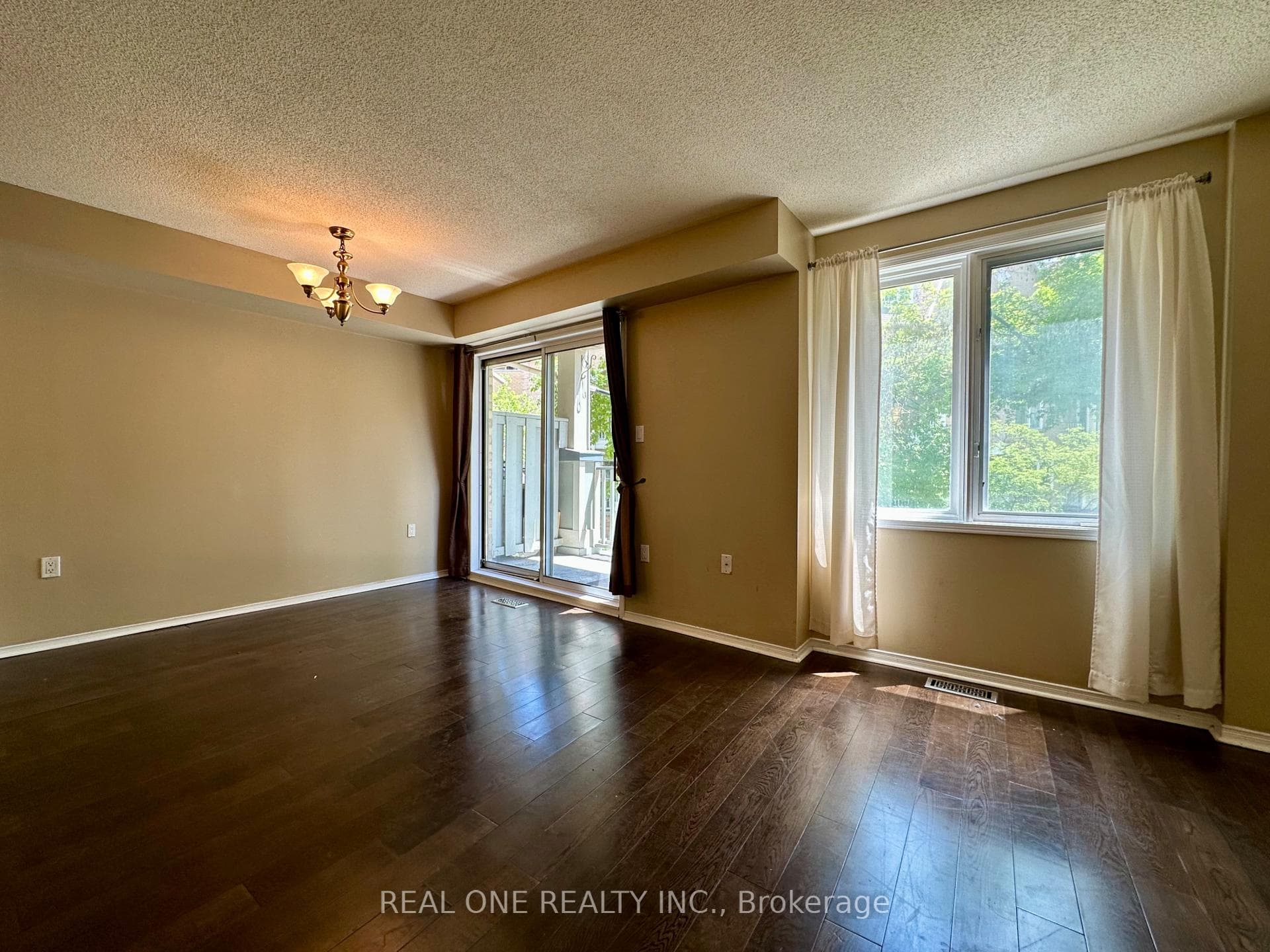 75 Weldrick Road Unit 837 photo 4