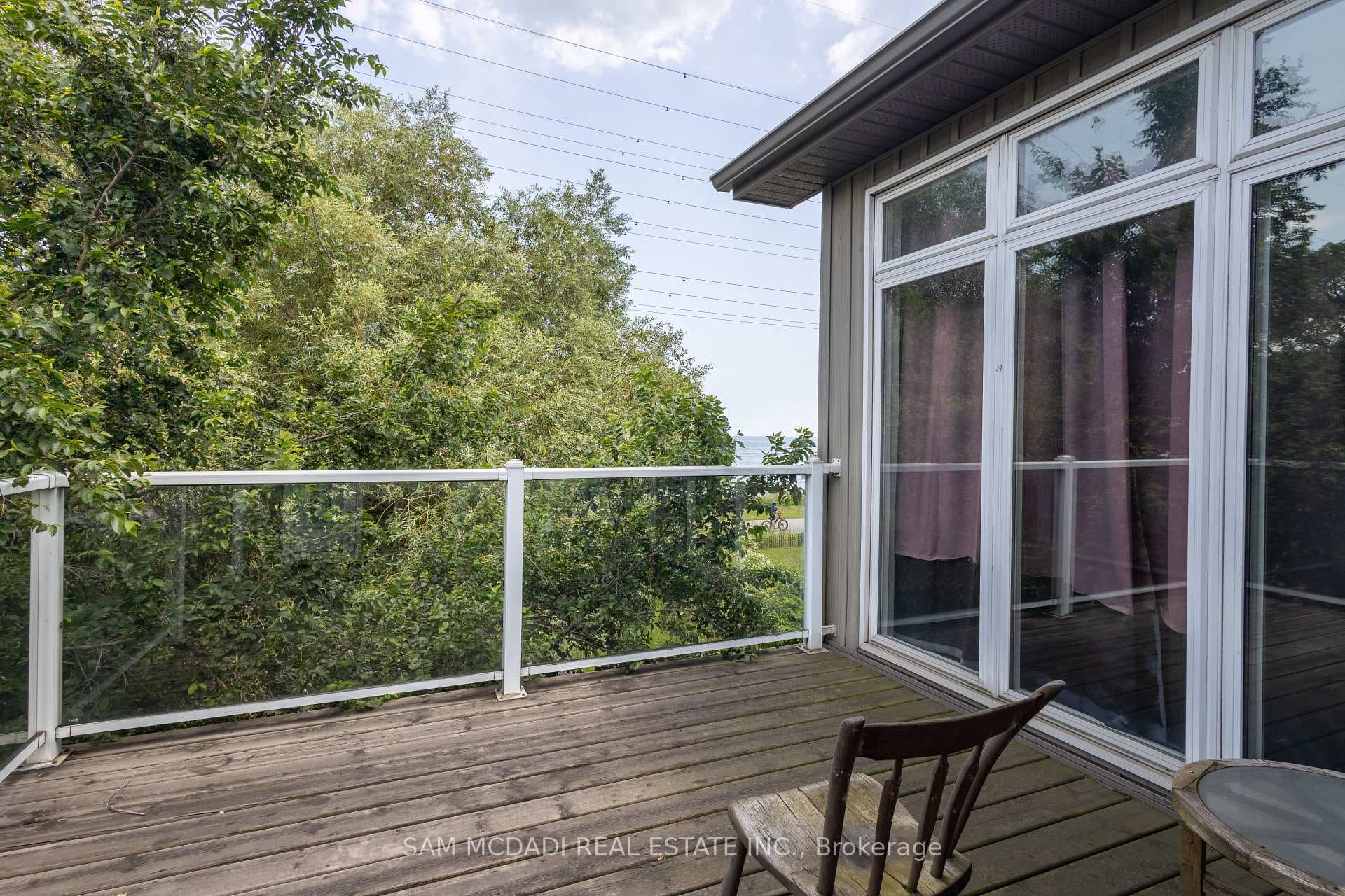 187 Beach Boulevard photo 40