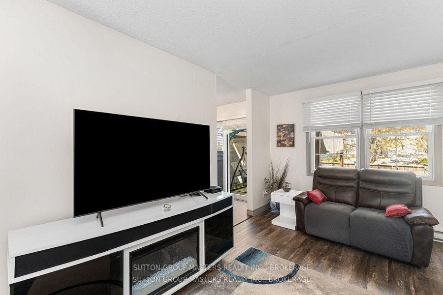19 MacPherson Avenue Unit 28 photo 13